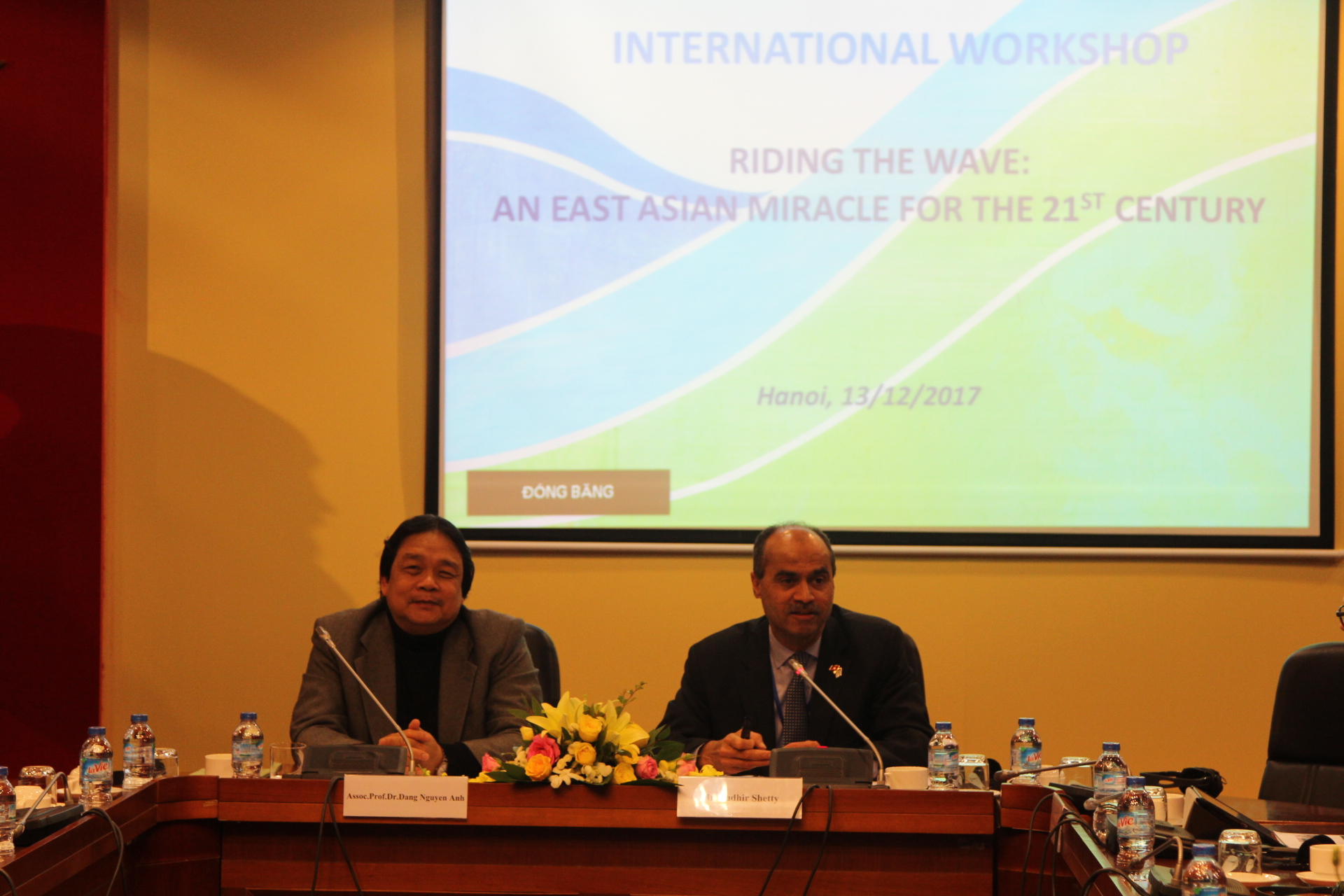 Mr. Sudhir Shetty and Assoc.Prof.Dr. Dang Nguyen Anh chaired the discussion
