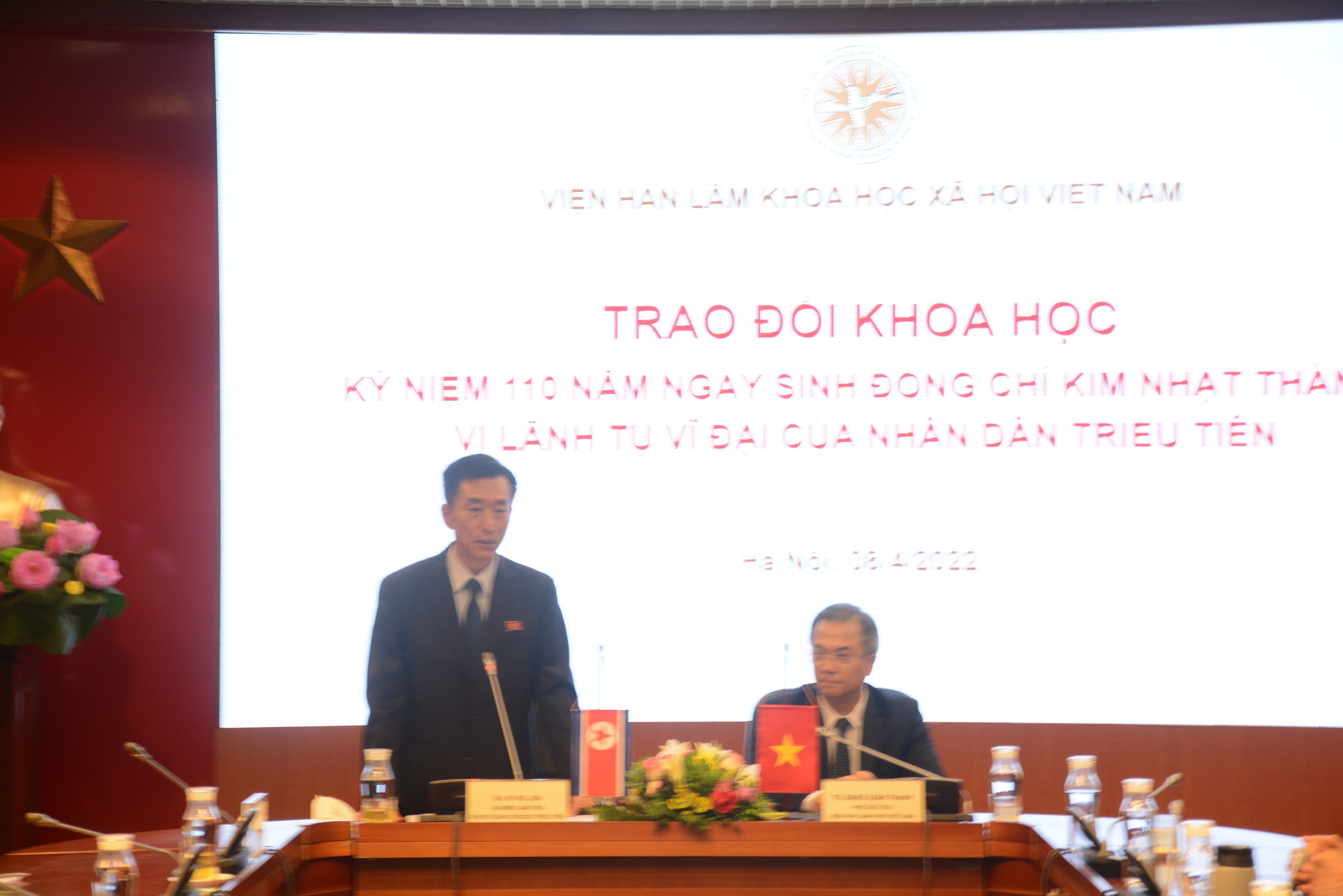 Mr. Ri Ho Jun, Interim Chargé d'Affaires of the Democratic People’s Republic of North Korea in Viet Nam speaking at the Seminar
