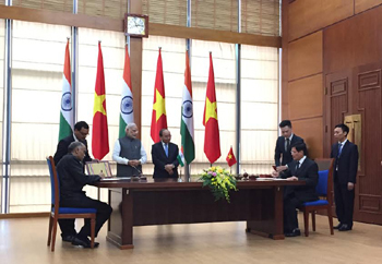 Prime Minister Nguyen Xuan Phuc and Prime Minister Narenda Modi were witnessing  the signing ceremony
