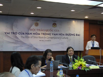 Dr. Nguyen Tuan Cuong, Director of the Institute of Han-Nom studies, was delivering his introduction speech