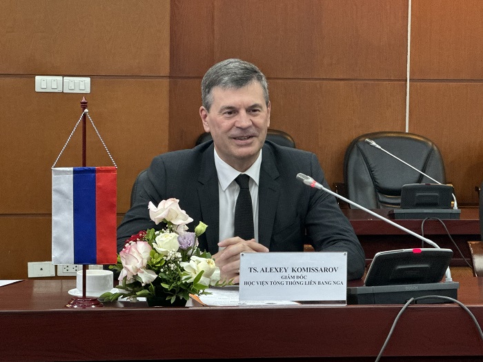 Dr. Alexey Gennadievich Komissarov, Director of RANEPA at the meeting