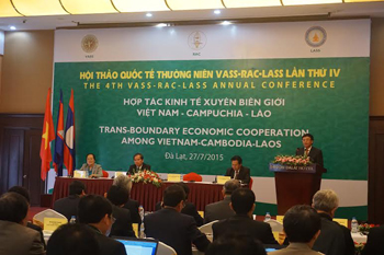 GS.TS. Nguyen Xuan Thang,  Member of the Party Central Committee,  <br>President of VASS was having the opening speech at the Conference