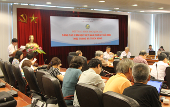 Assoc. Pro. Dr. Nguyen Dang Diep, Director of the Vietnam Institute<br>of Literature was having a speech at the Conference