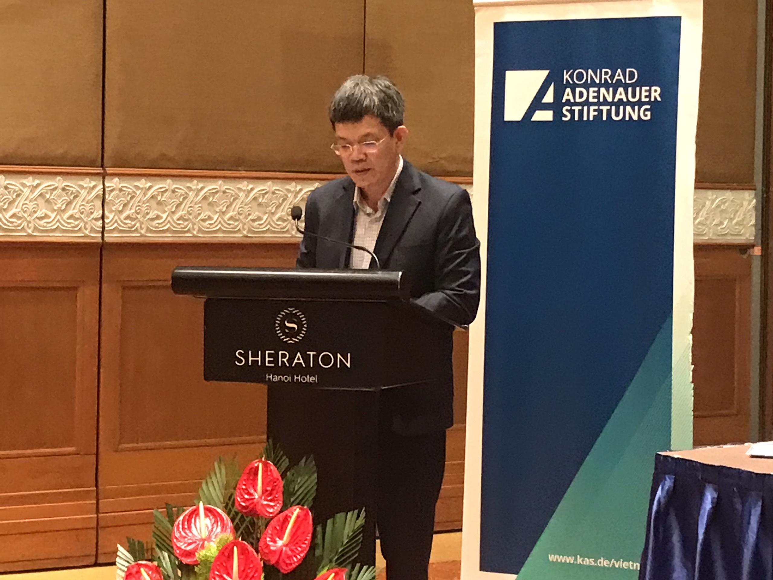 Assoc.Prof.Dr. Dang Minh Duc, Deputy Director of the Institute of European Studies, speaking at the opening of the Workshop