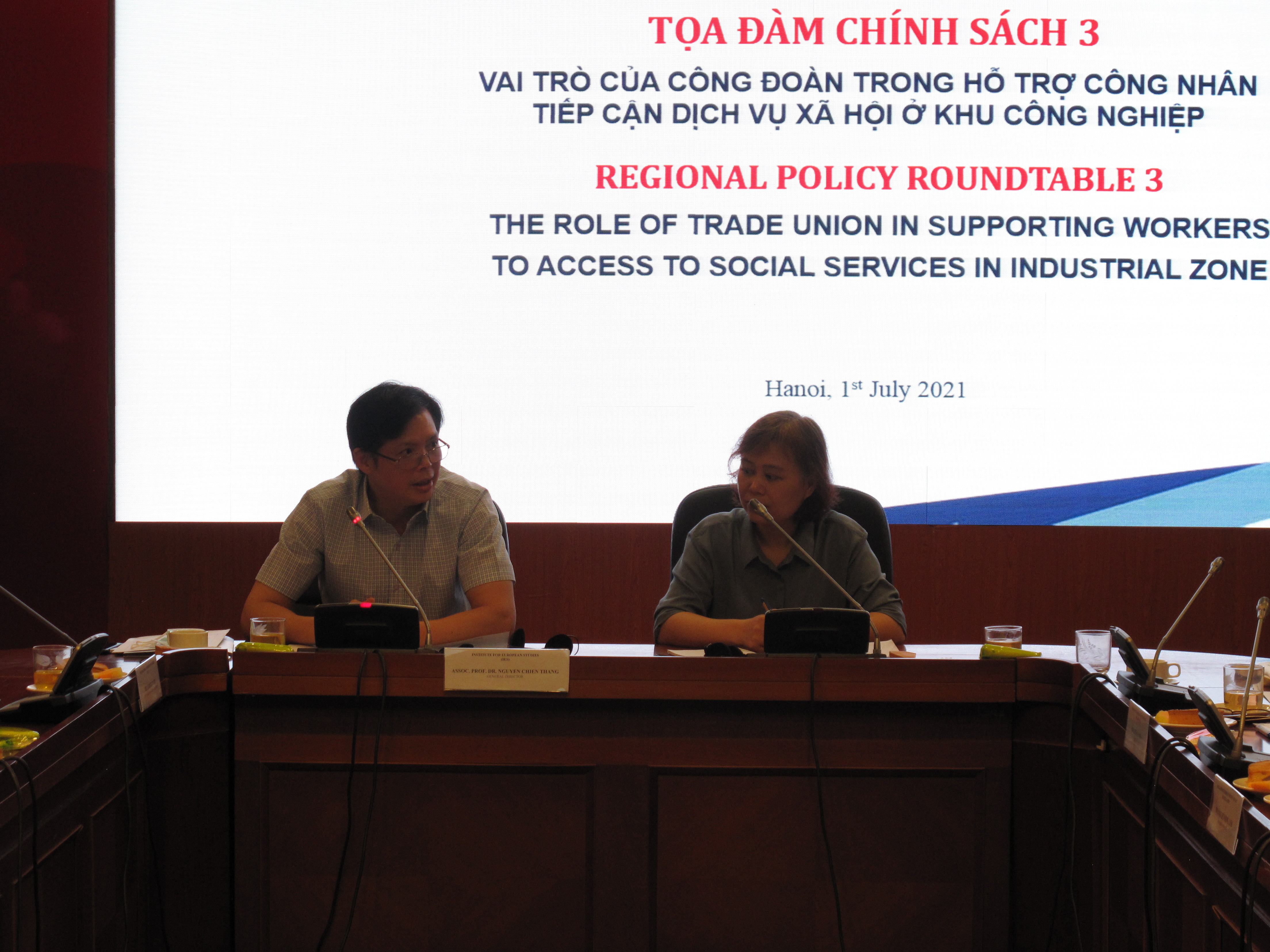 Assoc.Prof.Dr. Nguyen Chien Thang, Director of the Institute of European Studies and Dr. Pham Thi Thu Lan, Deputy Director of the Institute of Workers and Trade Union co-chaired the seminar