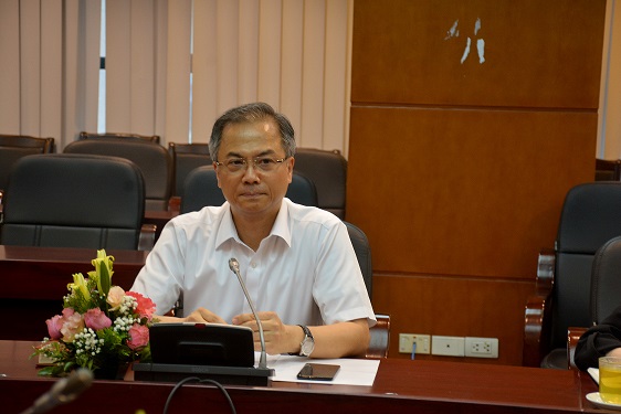Dr. Dang Xuan Thanh, Vice President of Vietnam Academy of Social Sciences at the meeting