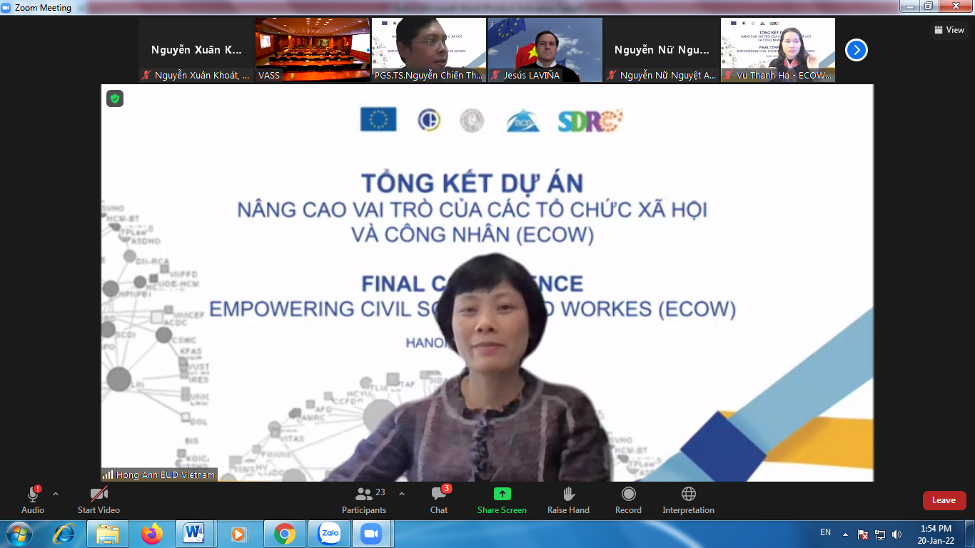 Ms. Nguyen Hong Anh, Program Manager, Delegation of the European Union to Vietnam speaking at the Workshop