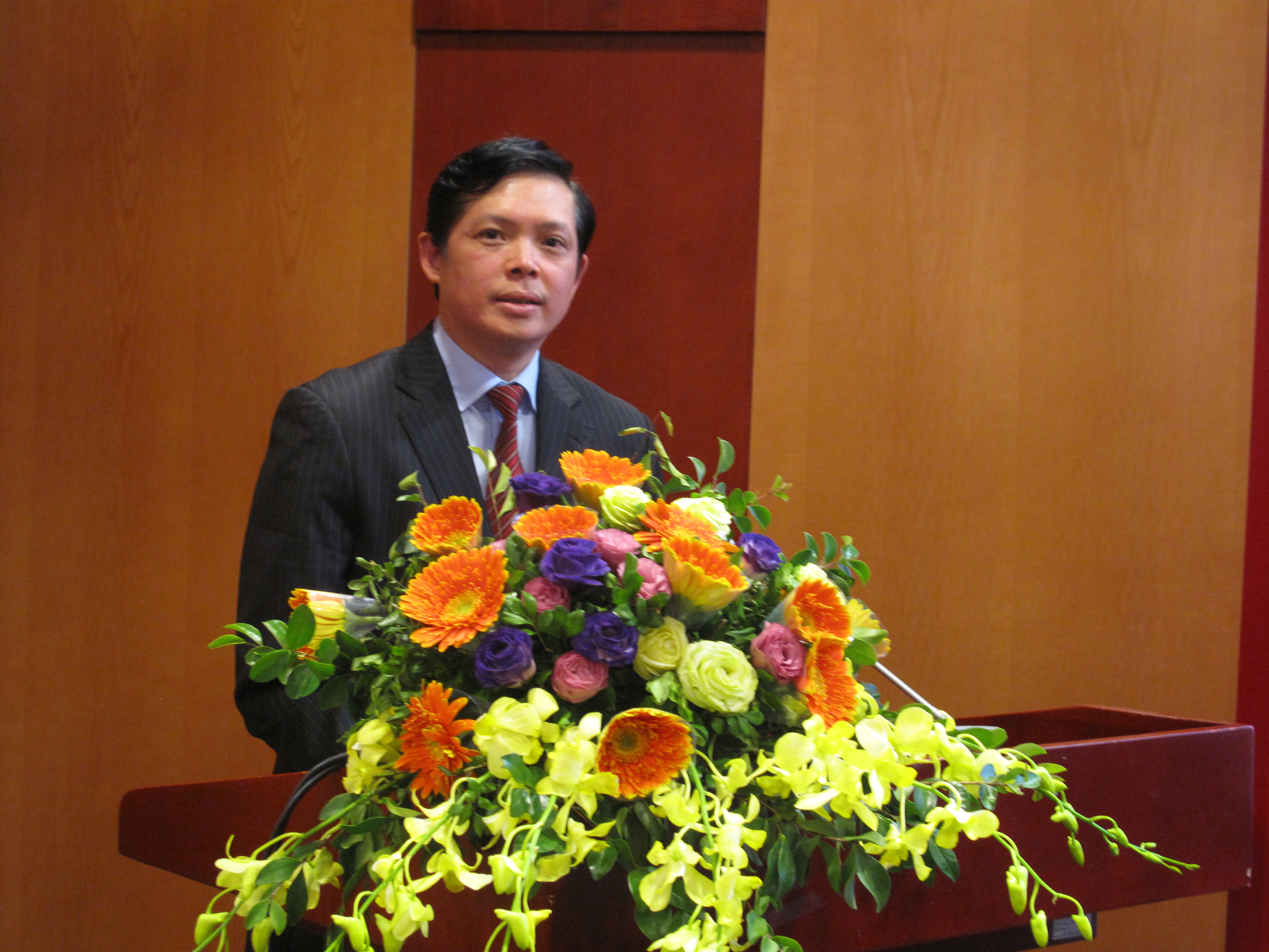 Assoc.Prof.Dr. Nguyen Chien Thang, Director of the Institute for European Studies gave a closing speech of the Conference