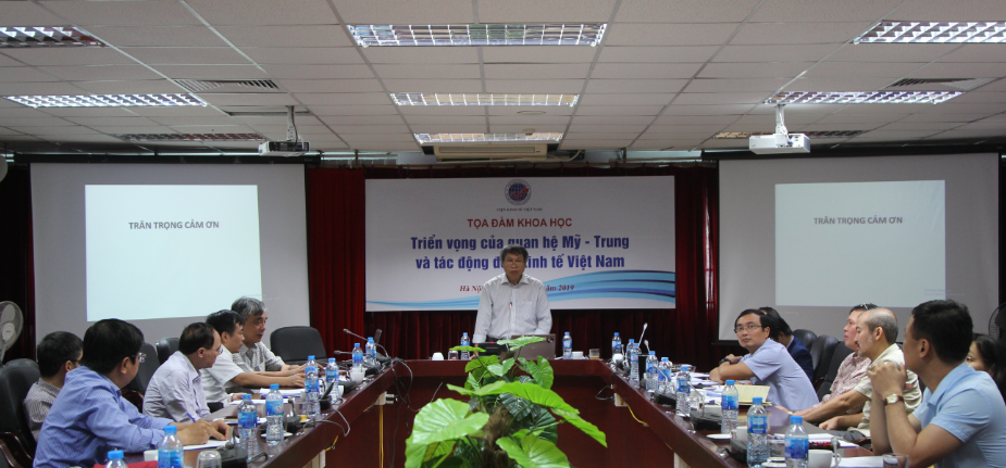 Assoc.Prof.Dr. Bui Quang Tuan, Director of Vietnam Institute of Economics spoke at the seminar