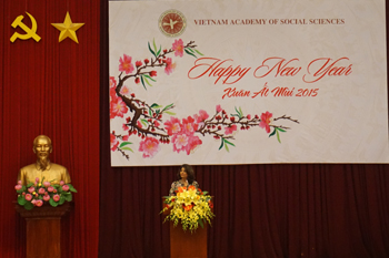 Mrs. Pratibha Mehta, UNDP resident coordinator in Vietnam (UNDP) was giving a welcome speech at the seminar.