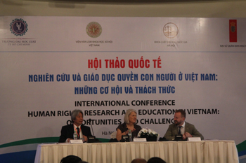 Prof. Dr. Vo Khanh Vinh, Mrs. Charlotte Laursen  and<br>Dr. Thomas Gammeltoft Hansen hosting the Conference