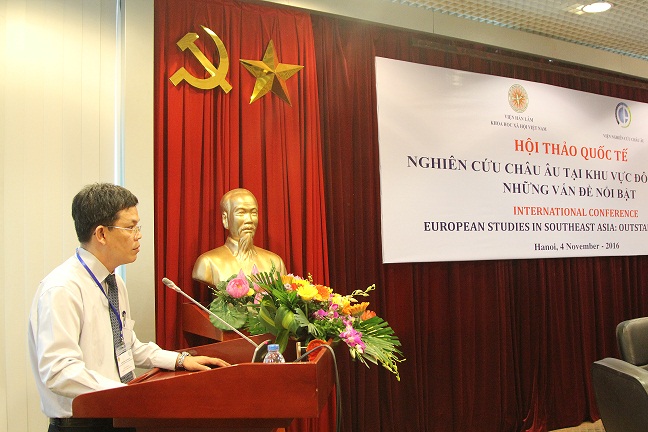 Dr. Dang Minh Duc, Deputy Director of Institute<br>for European Studies made a welcome speech at the conference